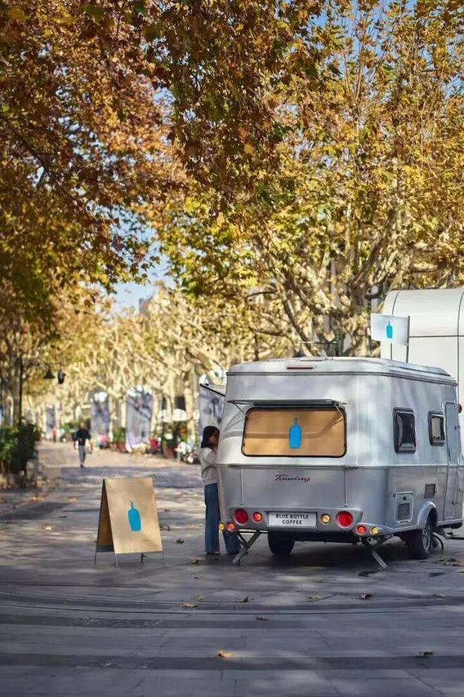 拖着箱子就冲进去排队2小时还不一定买得到！杭州人又看懵了……(图11)