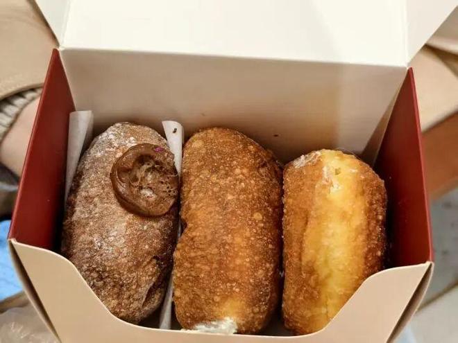 拖着箱子就冲进去排队2小时还不一定买得到！杭州人又看懵了……(图5)