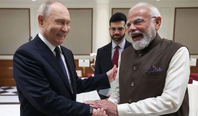 俄乌冲突后普京首访印度：莫迪亲自到机场迎接私人晚宴持续3小时将谈石油武器和驻军(图4)