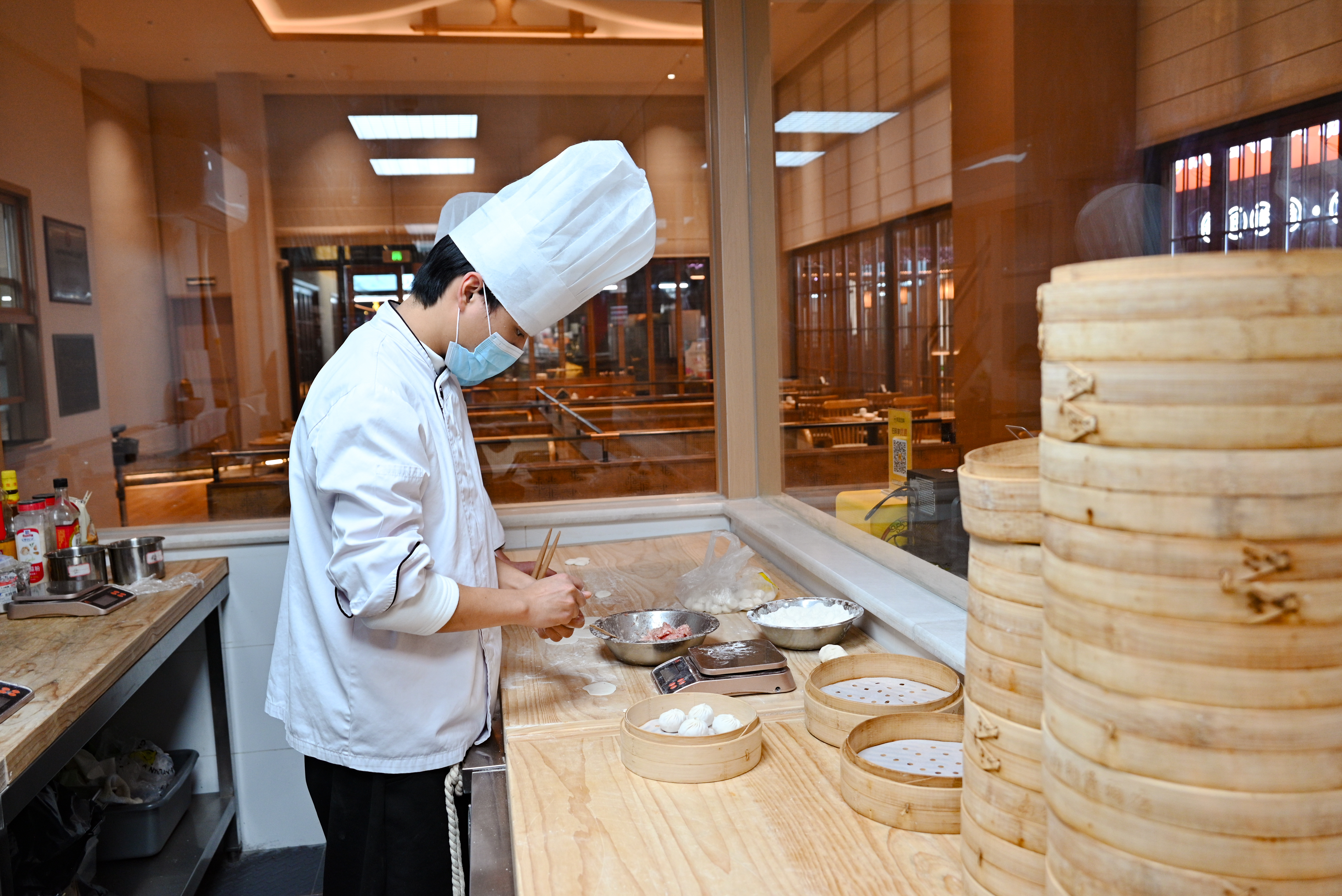 沪味入川川茶焕新成都青羊首店经济点燃消费新引擎(图2)