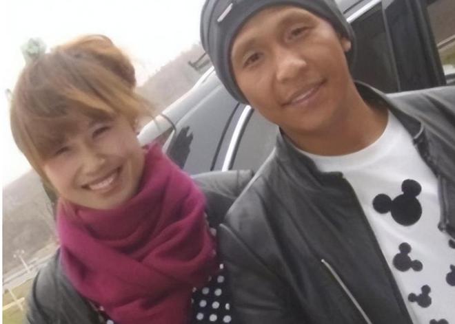 成名后抛弃原配转身娶女粉丝宋小宝再也藏不住早就变了的面相(图15)