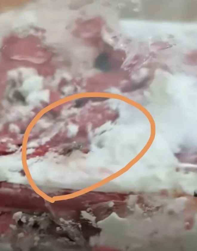 鸣哥说事：盐城格思蛋糕吃出活虫！监控能不能查个明白？(图1)