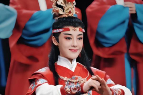 贾宝玉的真实背景竟是红楼最大隐秘？大荒山顽石根基贵不可言(图5)