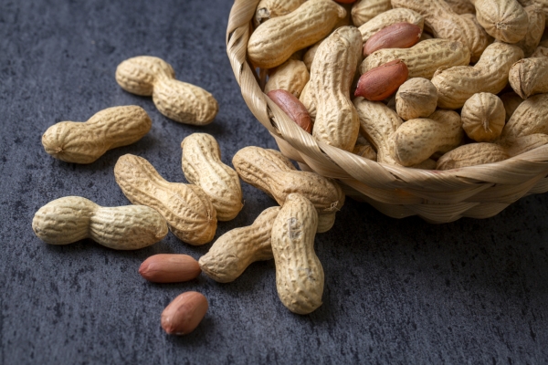 花生被关注！医生发现：糖尿病常吃花生不出半年或有5个好处(图1)