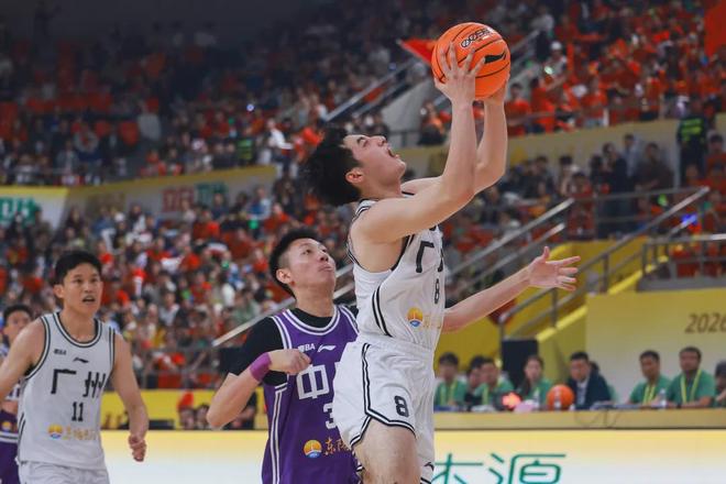 这场篮球赛广州“赢”得很精彩(图9)