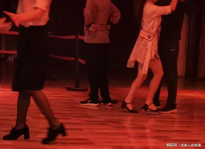 超越“革命前夜”莎舞界老油条马仕和（6）成都砂砂舞故事（63）(图4)