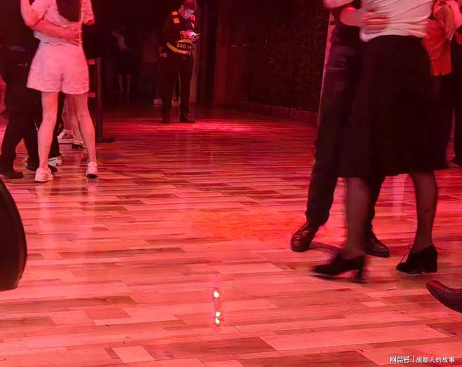 超越“革命前夜”莎舞界老油条马仕和（6）成都砂砂舞故事（63）(图2)