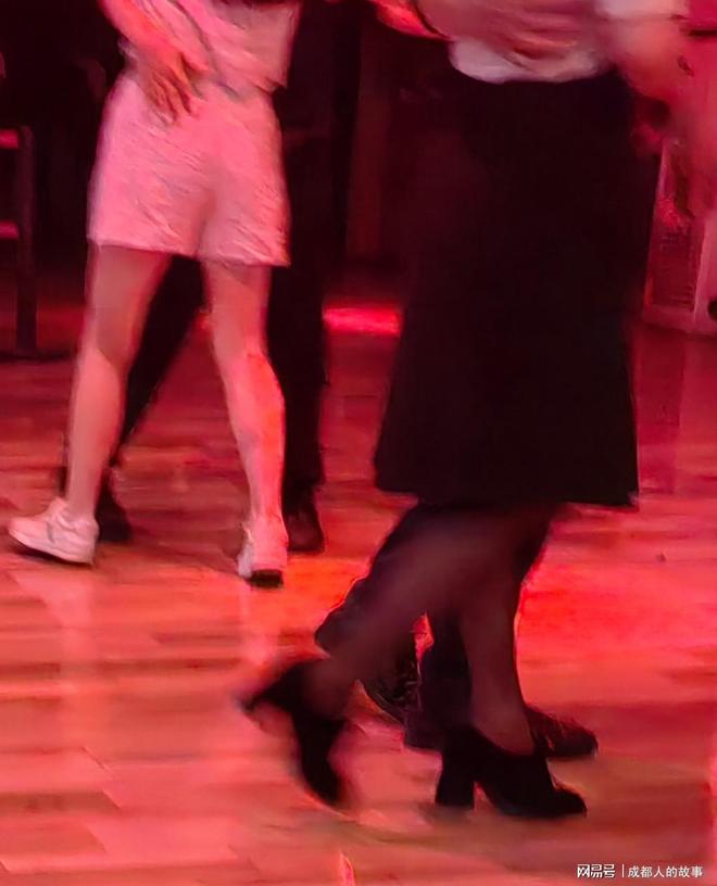 超越“革命前夜”莎舞界老油条马仕和（6）成都砂砂舞故事（63）(图7)